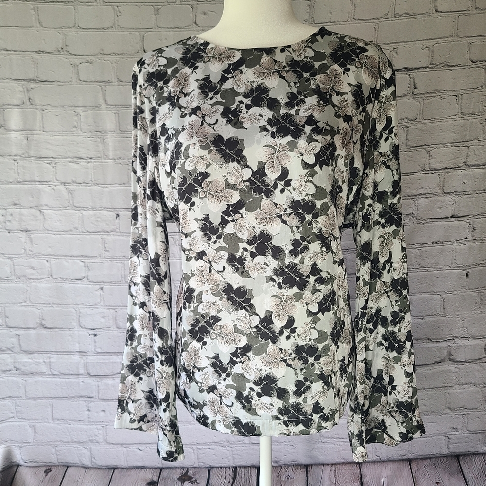 Banana Republic, Bell Sleeve Blouse, Zip Back, Sixe XL, Black and White Floral